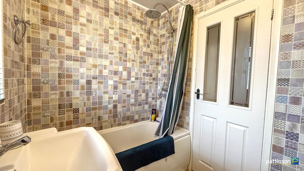 Property image 11 of 21