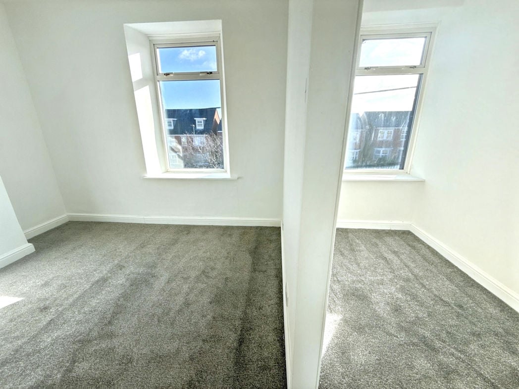 Property image 11 of 14