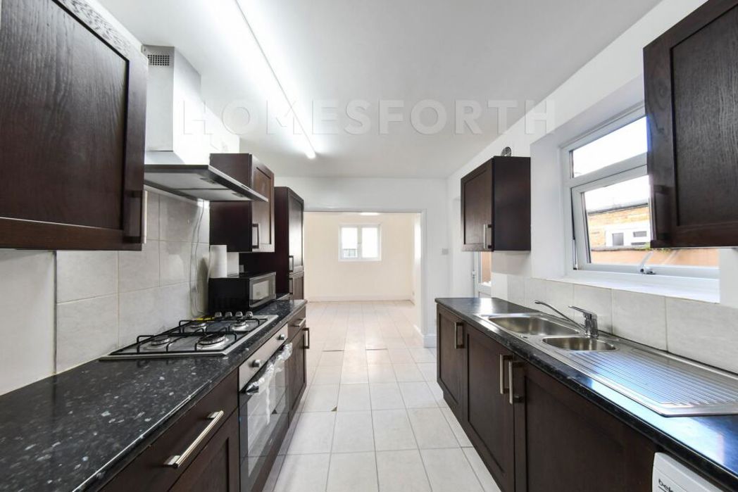 Property image 10 of 13
