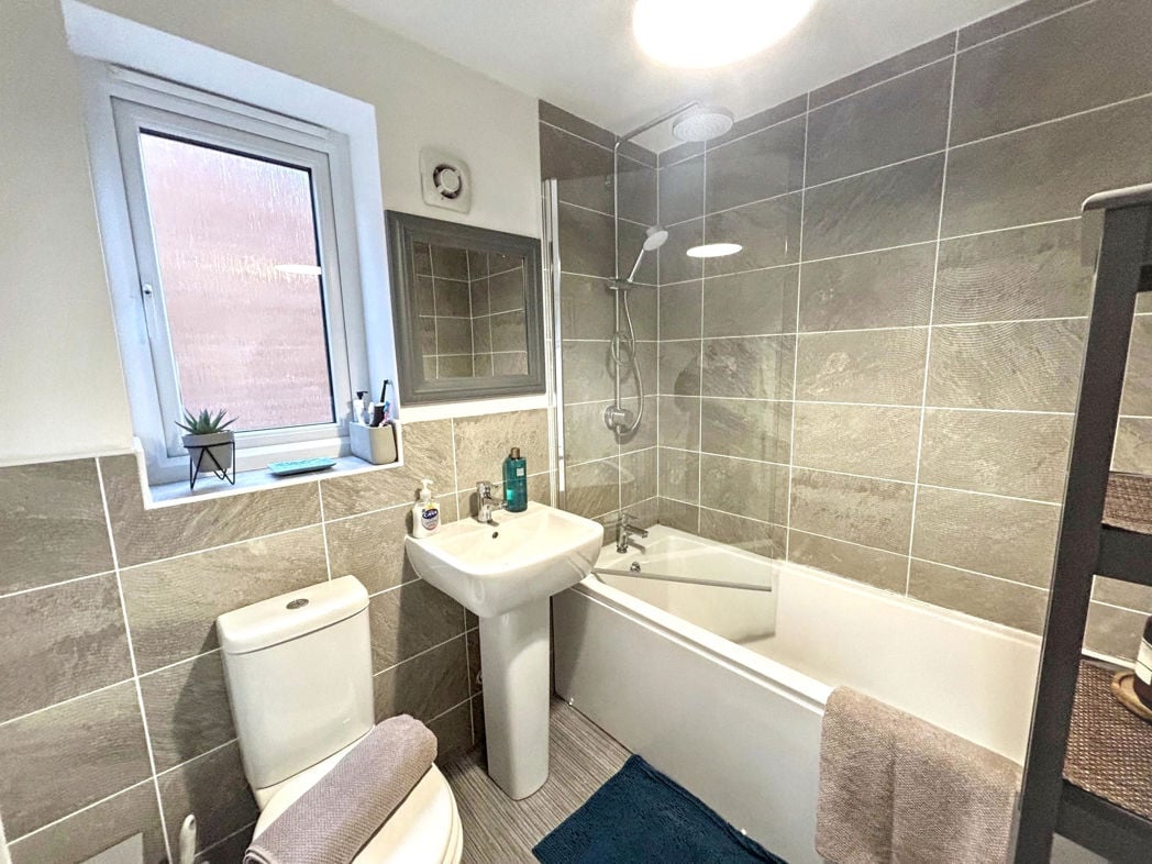 Property image 11 of 18