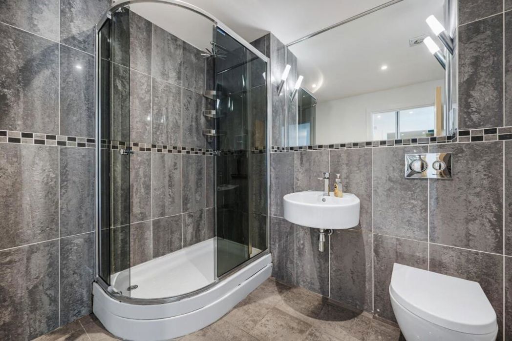 Property image 14 of 22