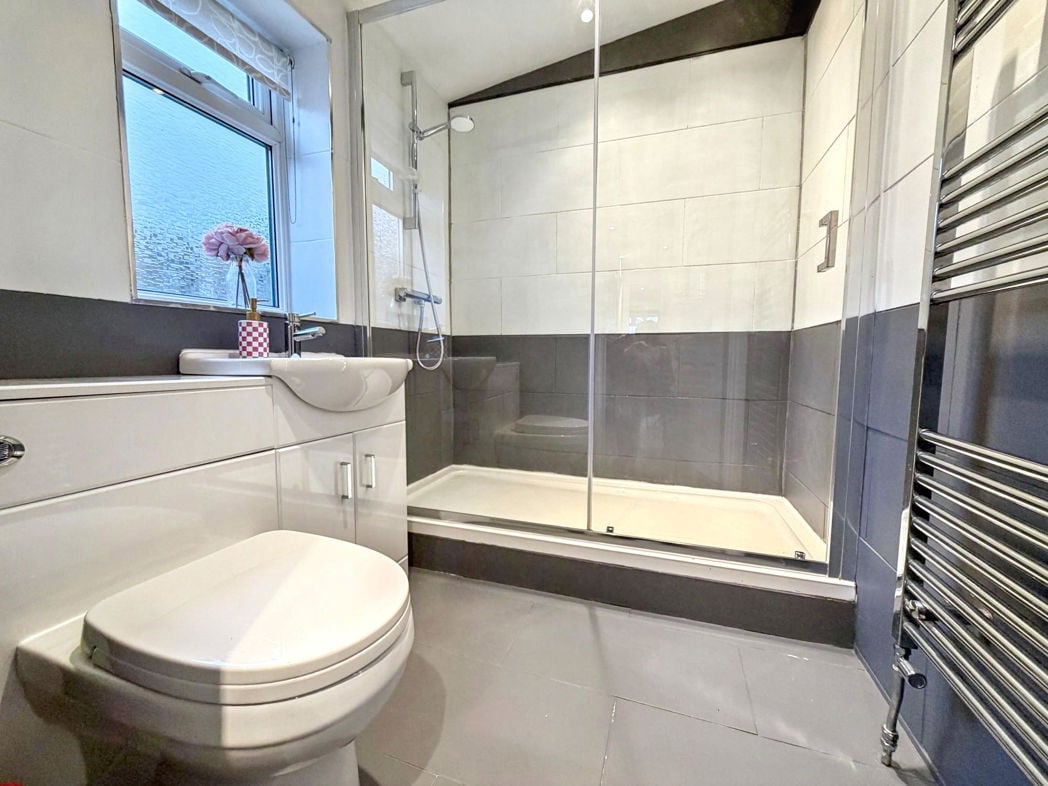 Property image 14 of 21