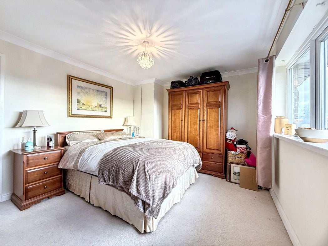 Property image 11 of 19