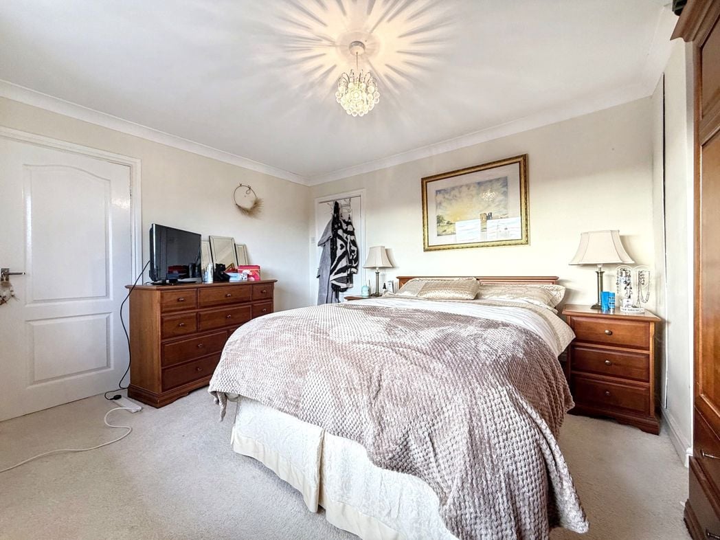 Property image 12 of 19