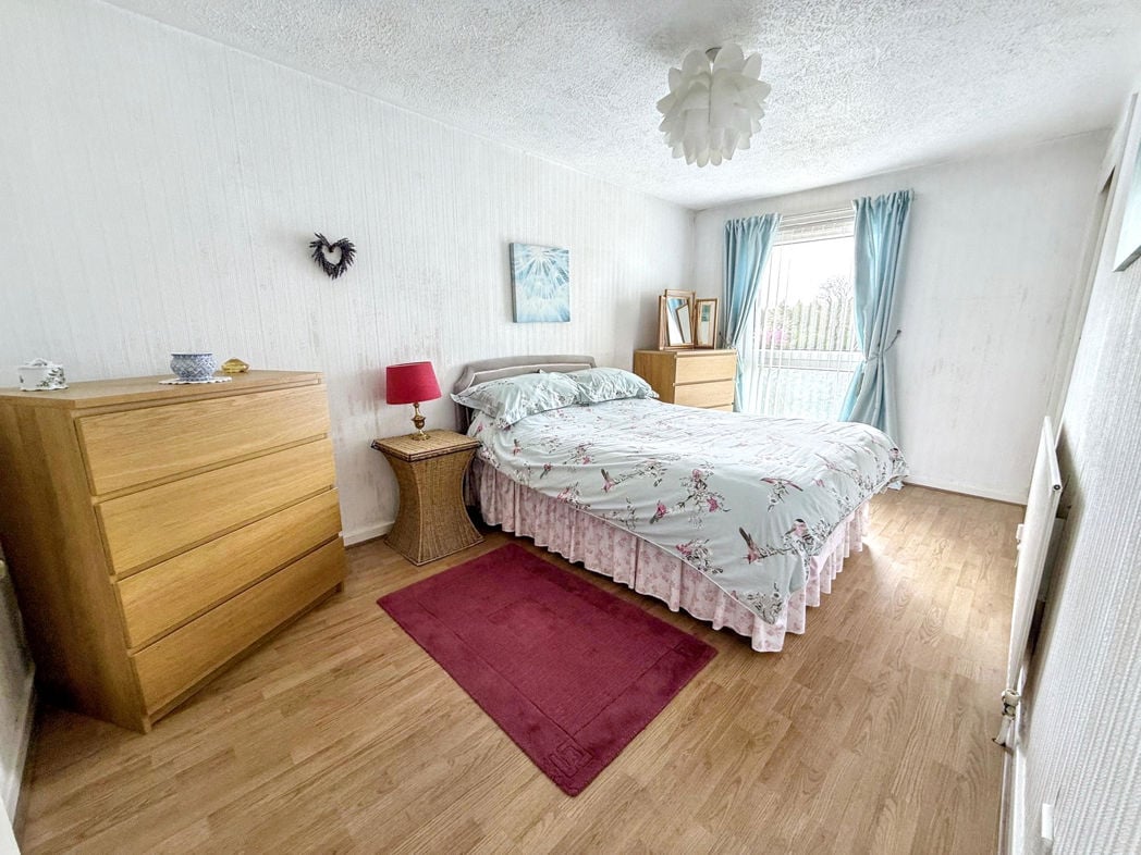 Property image 12 of 16