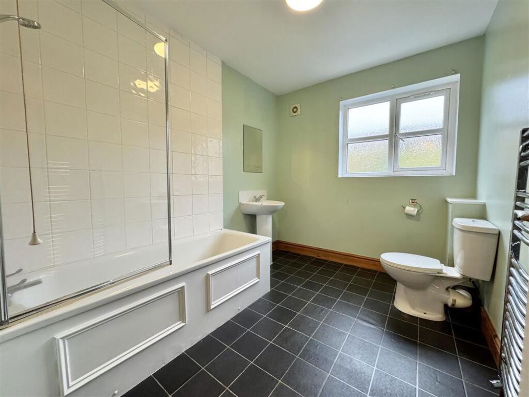 Property image 9 of 12
