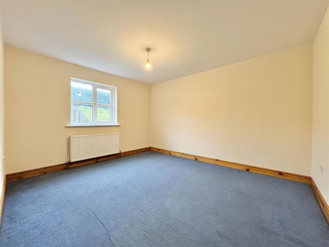 Property image 5 of 12