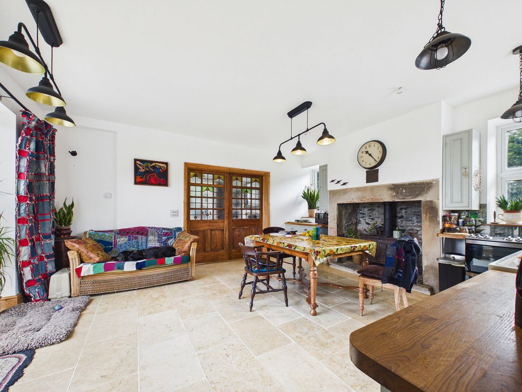 Property image 5 of 31