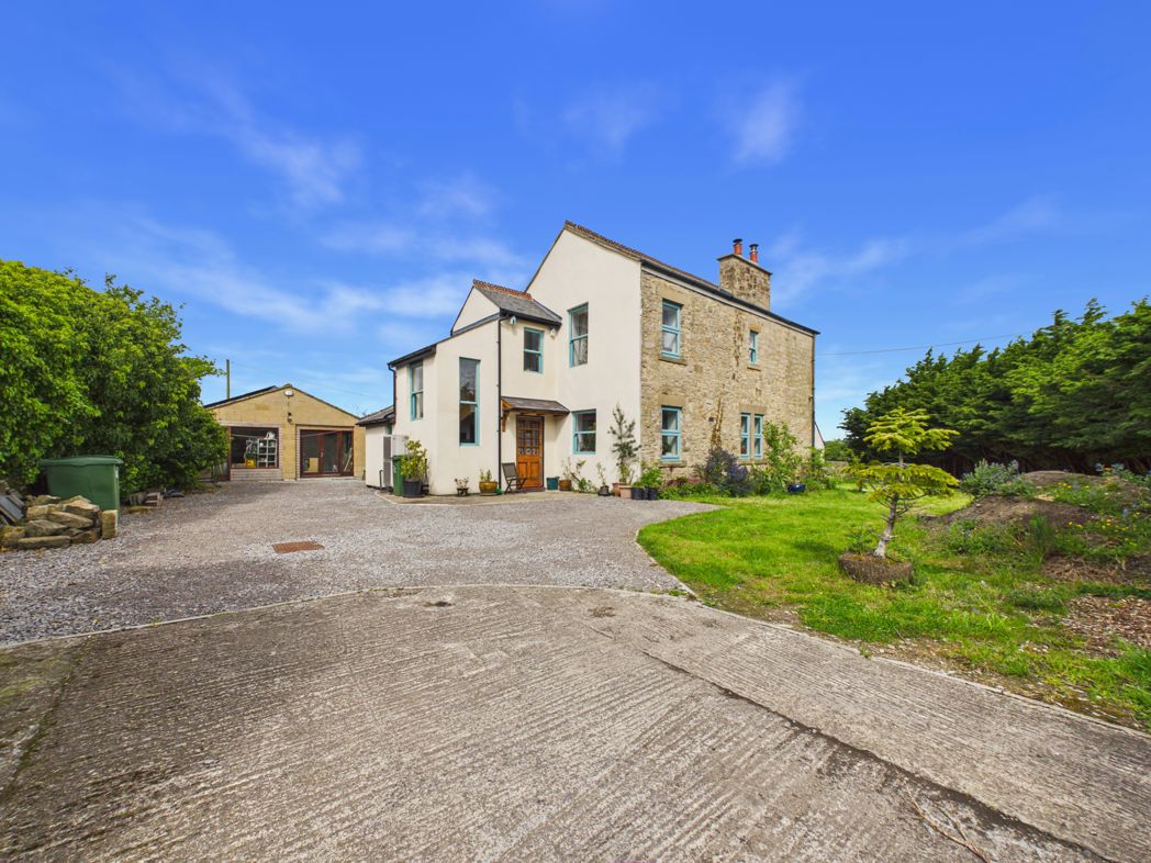 Property image 2 of 31