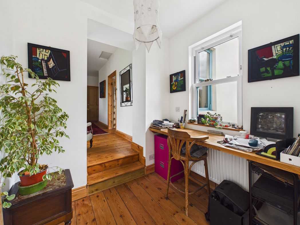 Property image 12 of 31
