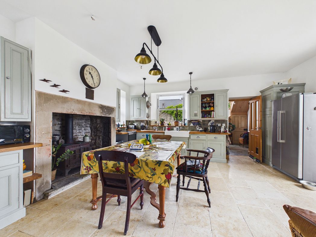 Property image 6 of 31