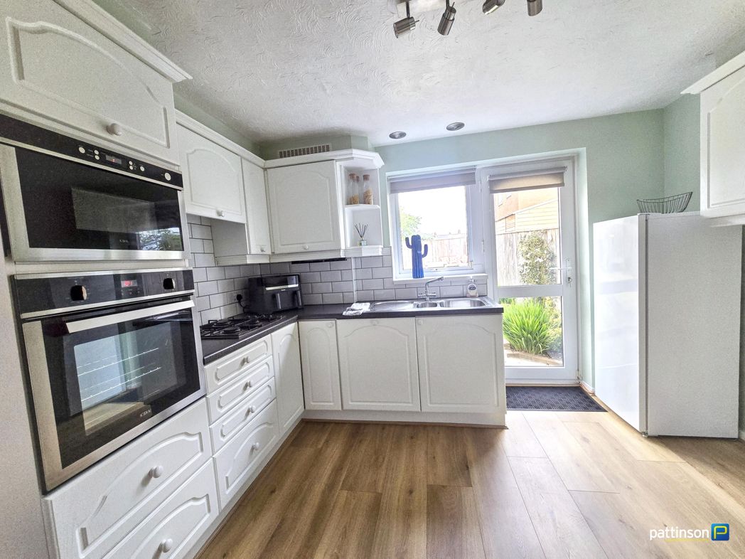 Property image 11 of 29