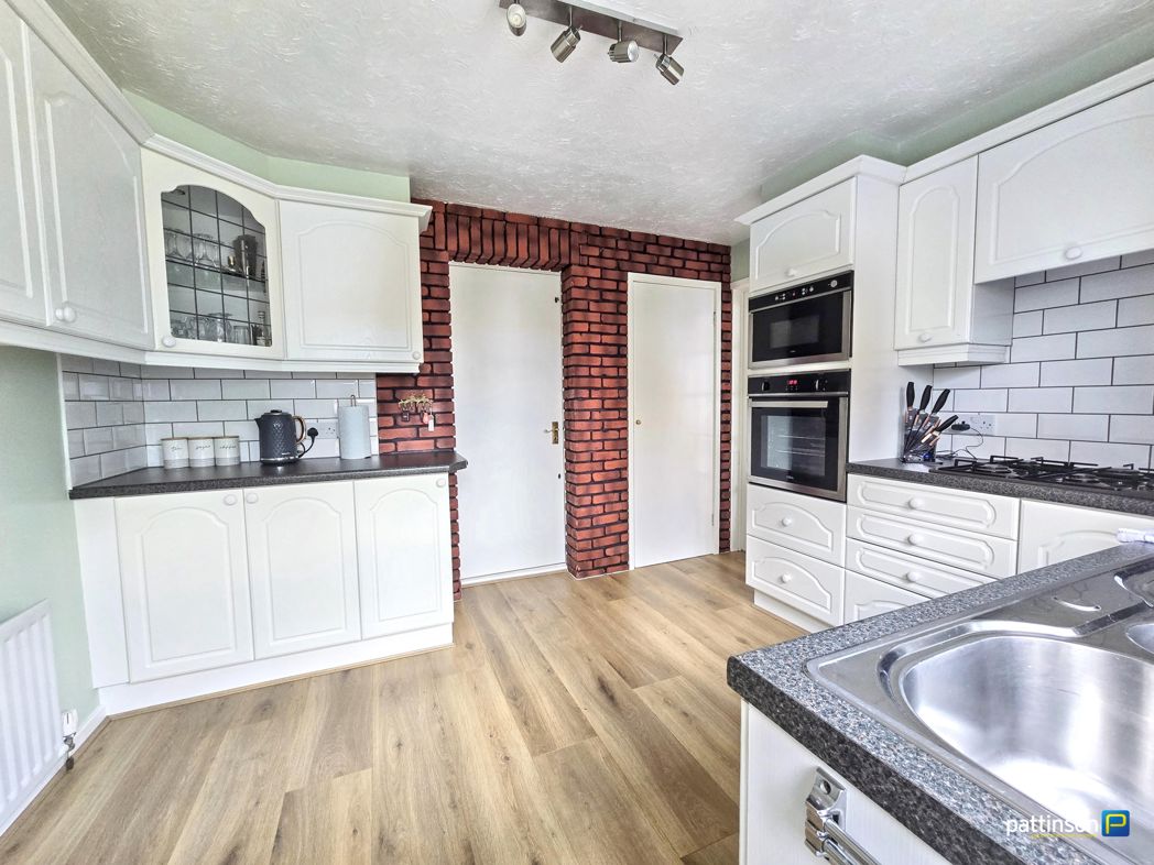 Property image 14 of 29
