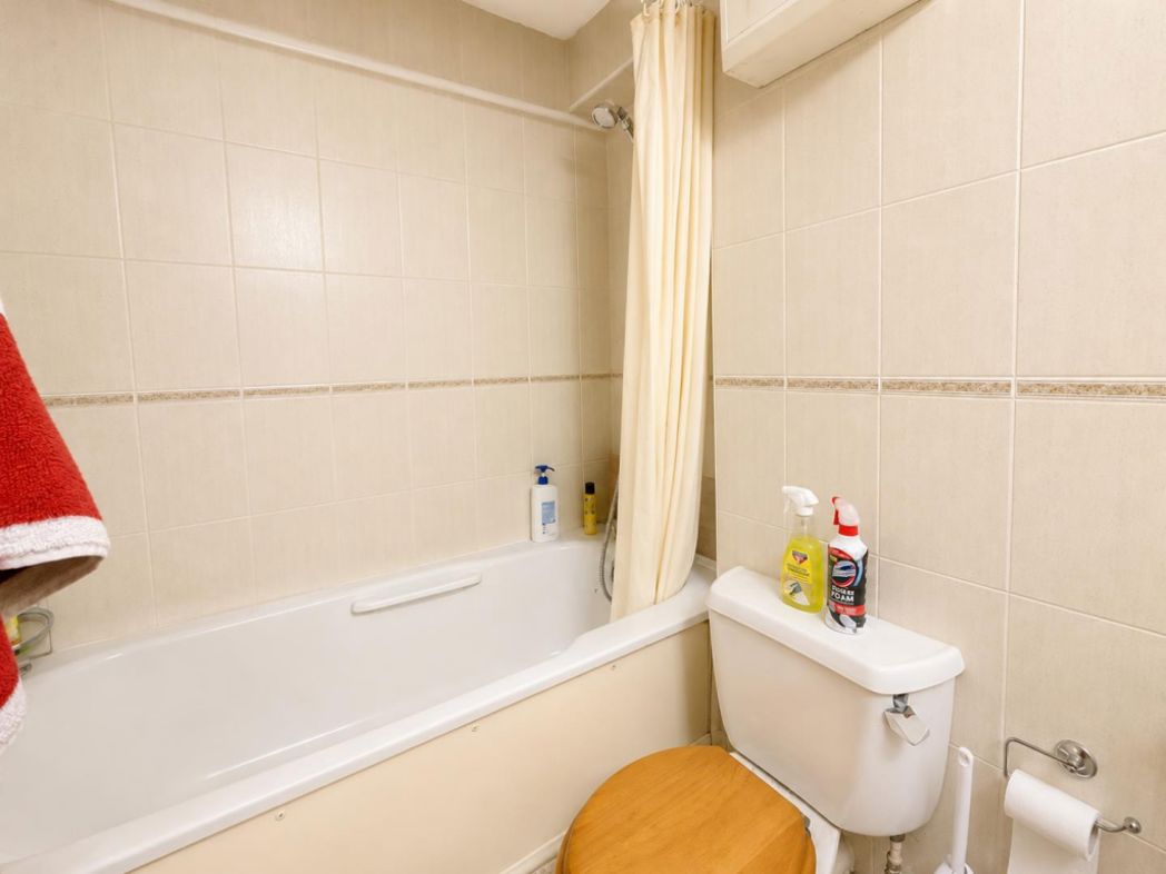 Property image 8 of 12