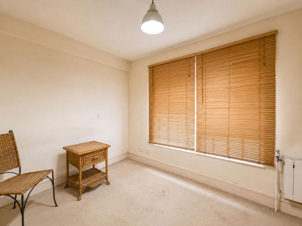 Property image 10 of 12