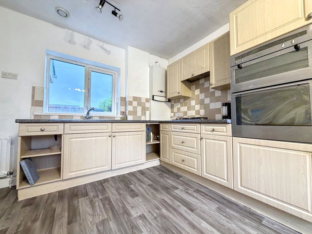 Property image 8 of 18