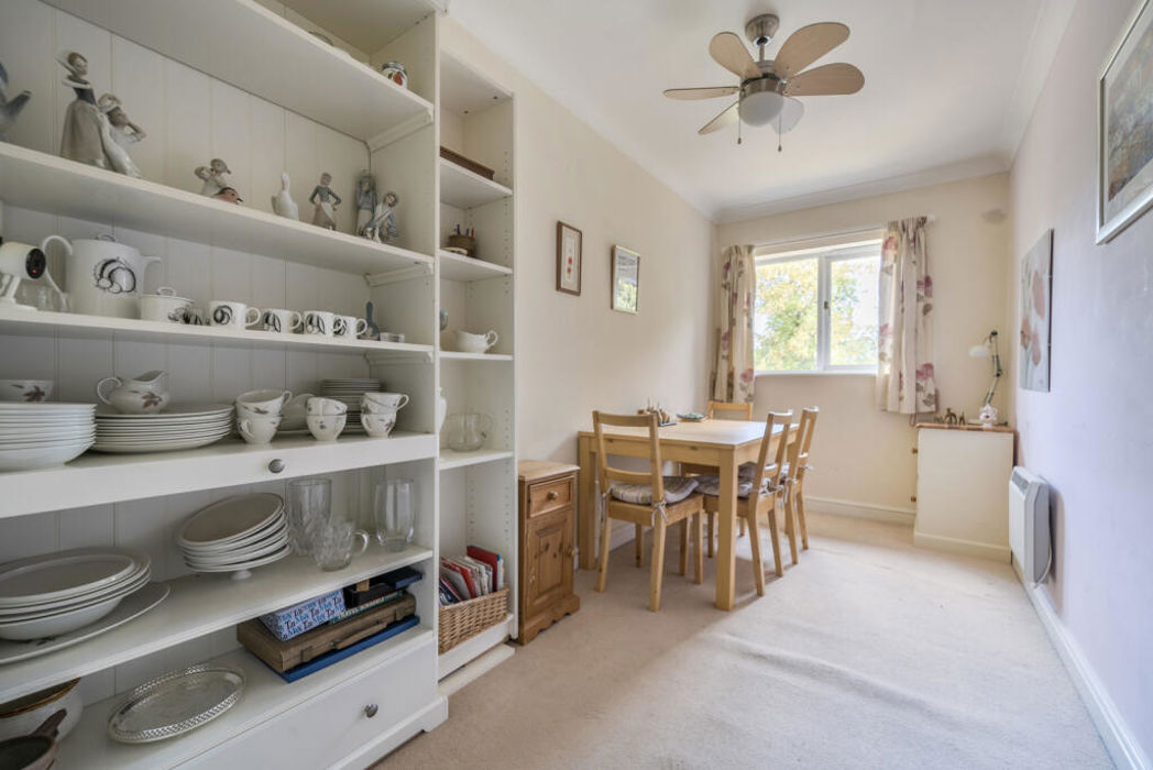 Property image 4 of 11