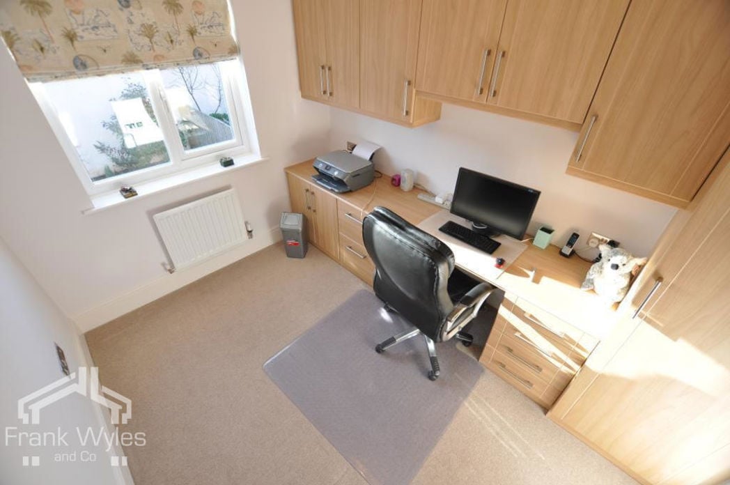 Property image 10 of 20