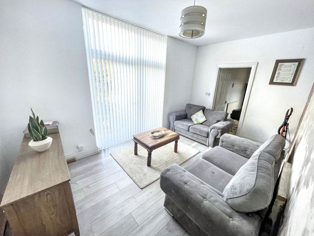 Property image 4 of 11