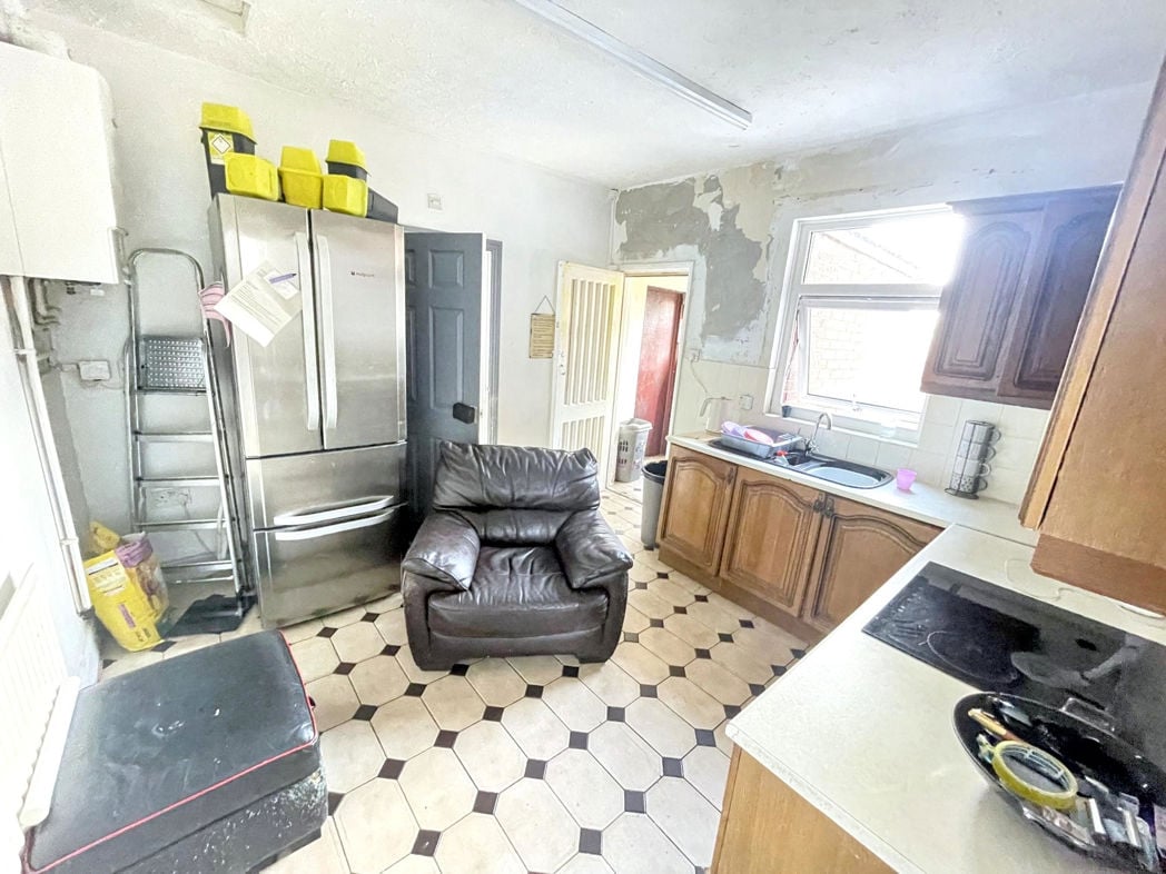 Property image 5 of 11