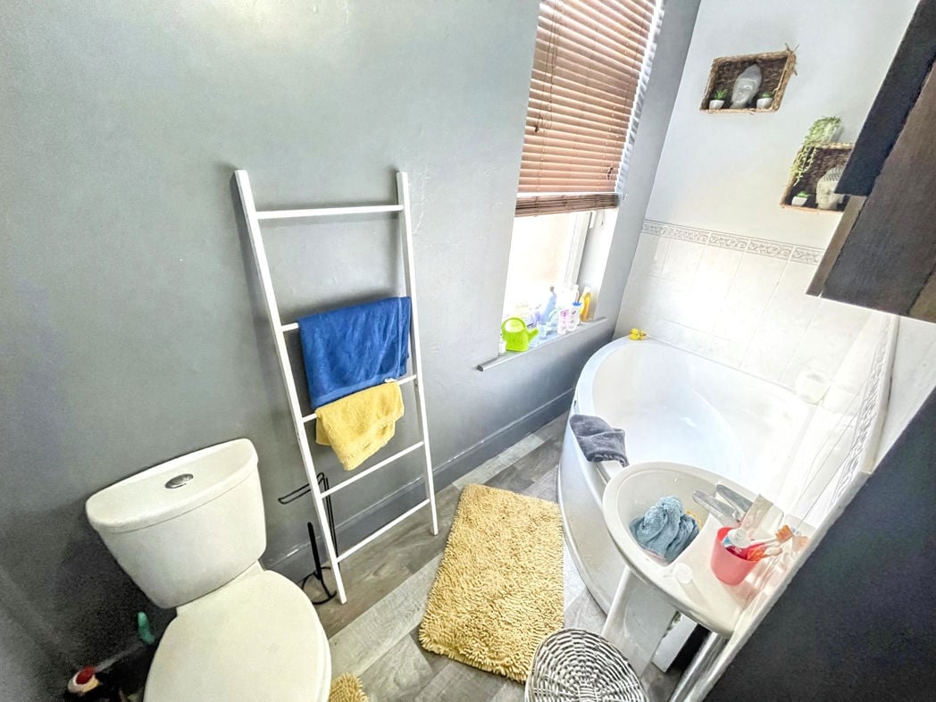 Property image 10 of 11