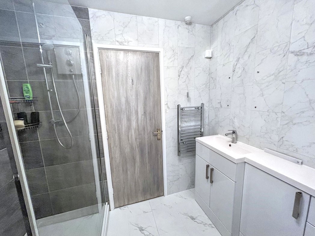 Property image 6 of 6