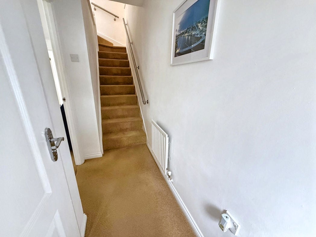 Property image 8 of 17