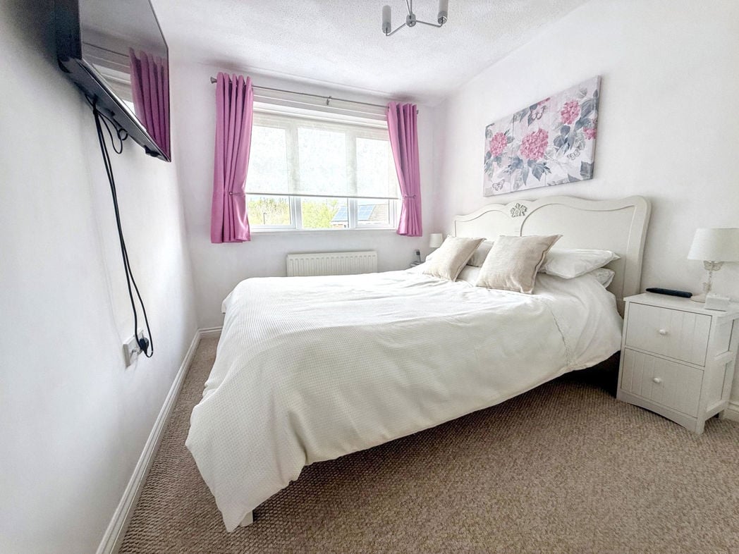 Property image 11 of 17