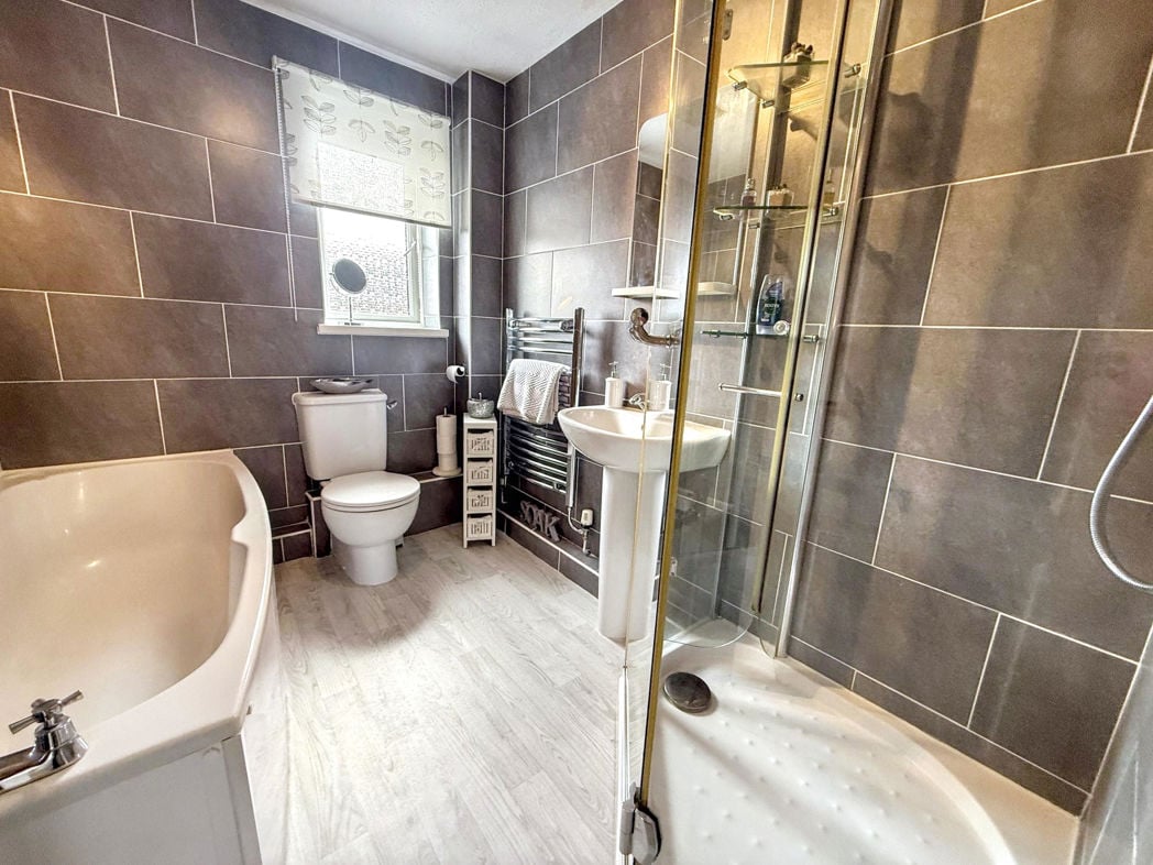 Property image 15 of 17