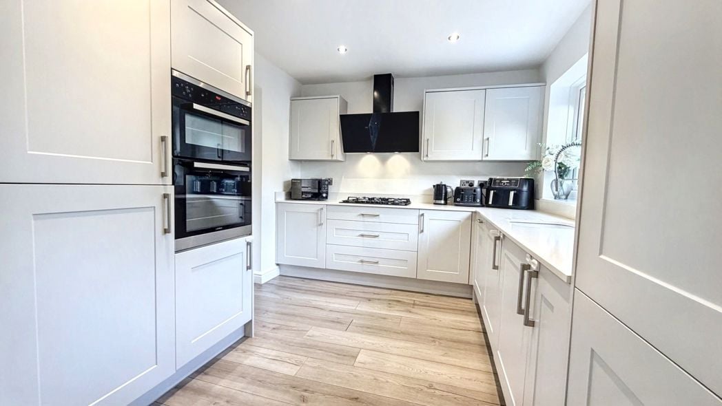 Property image 2 of 16