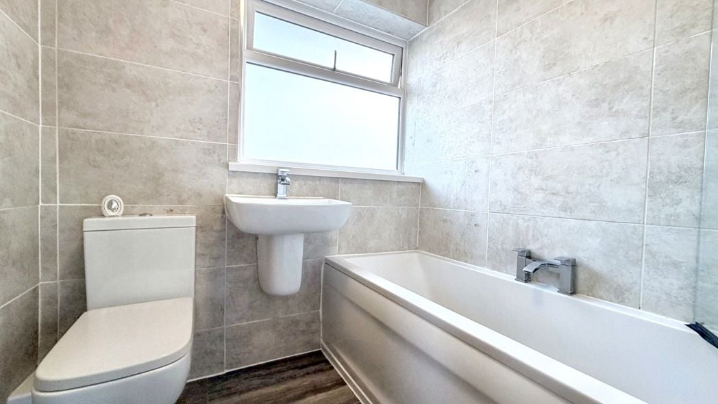 Property image 11 of 16