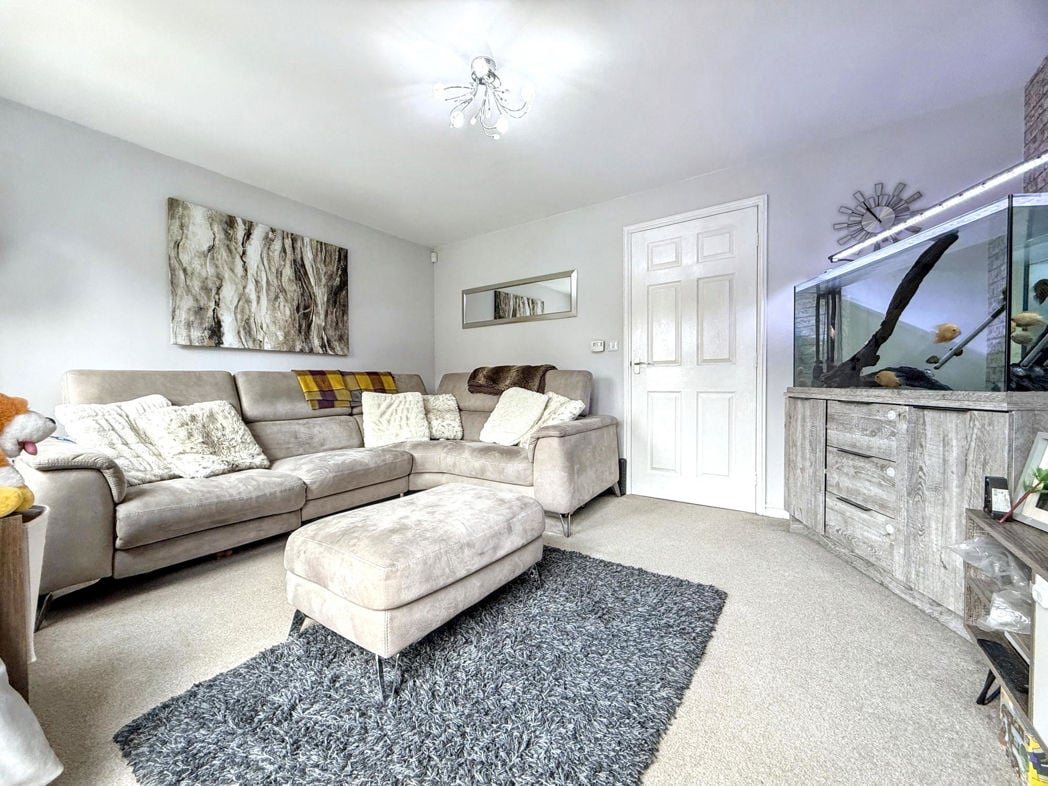 Property image 11 of 25