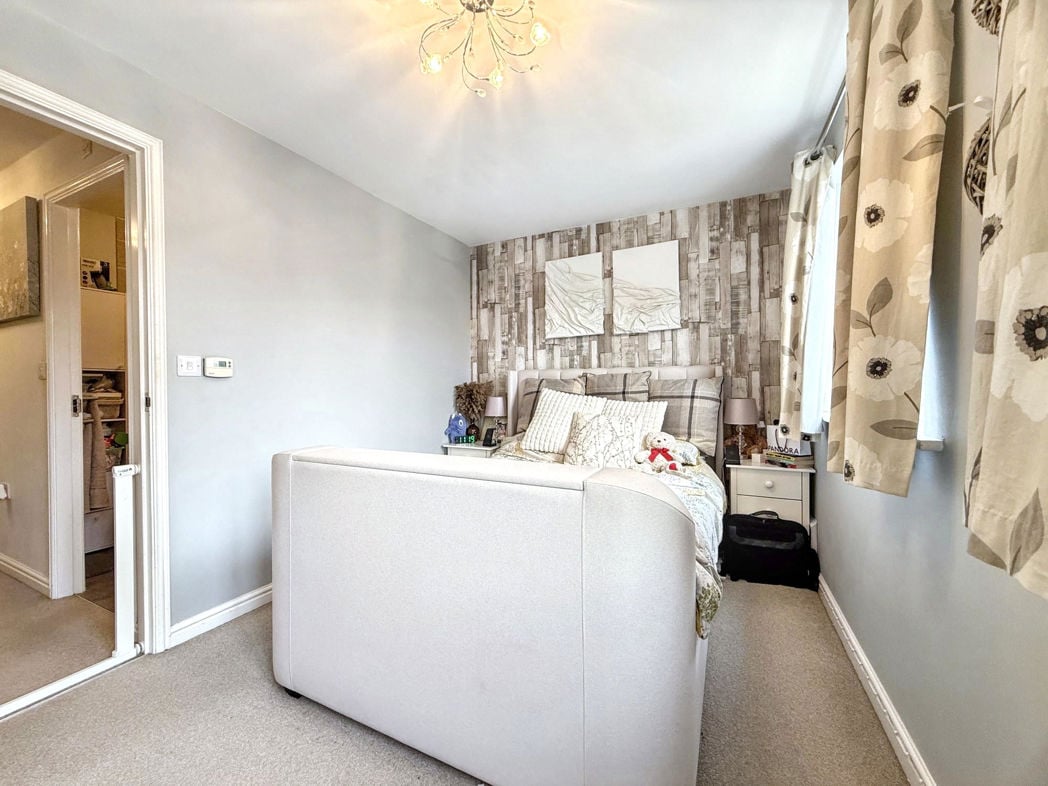 Property image 16 of 25