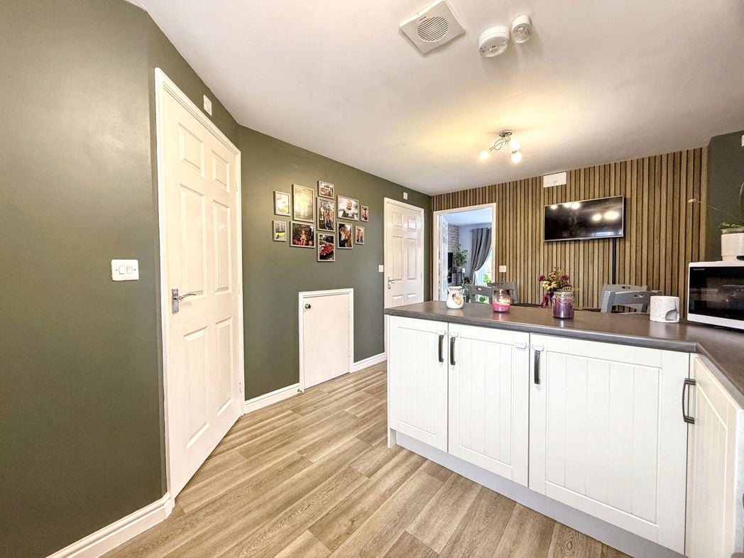Property image 6 of 25
