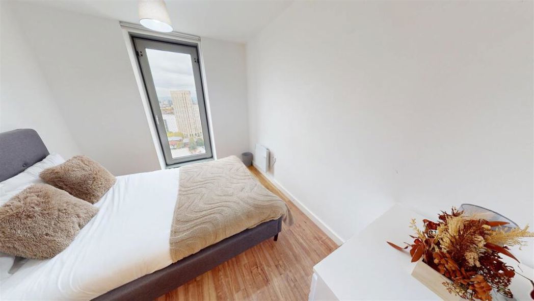 Property image 11 of 15