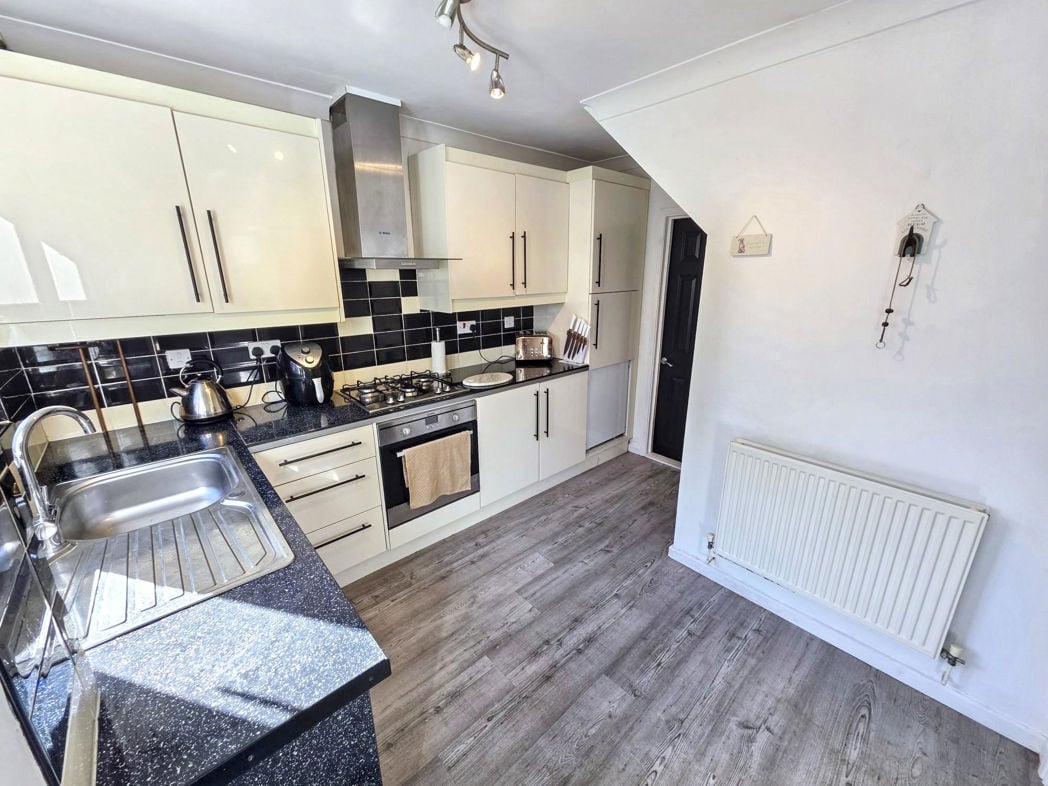 Property image 3 of 18
