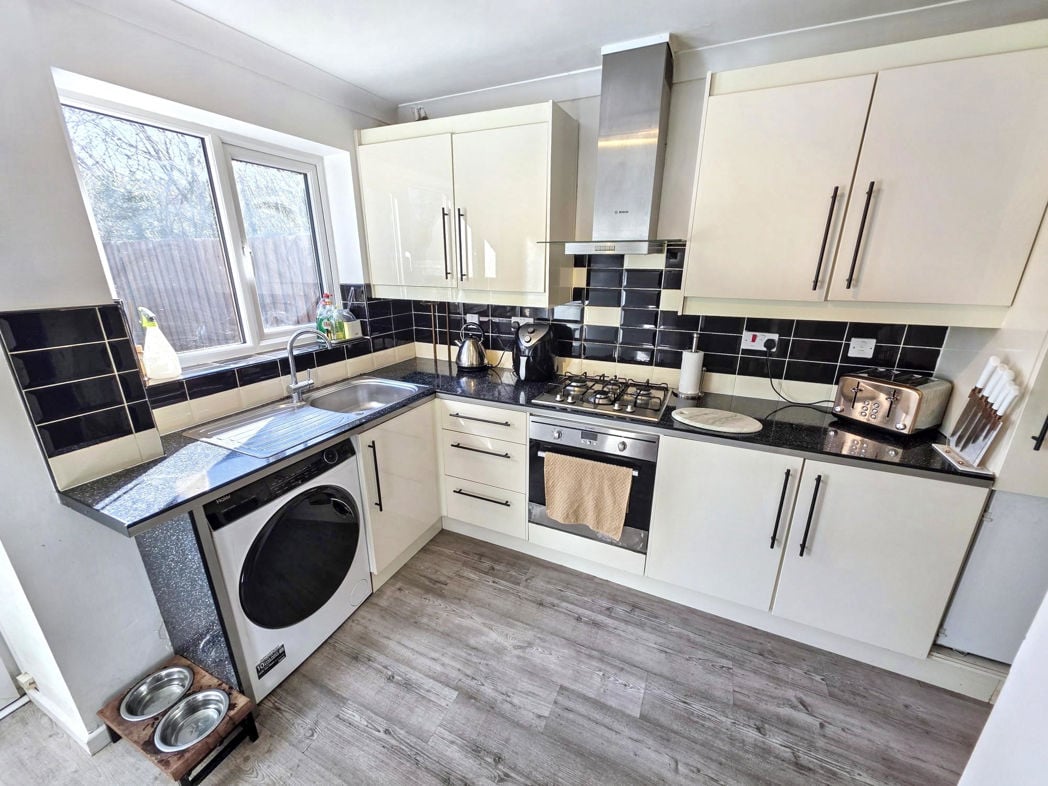 Property image 6 of 18