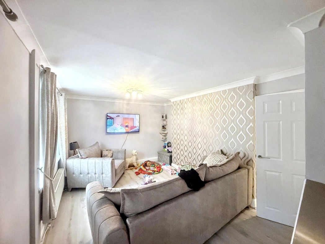 Property image 2 of 11