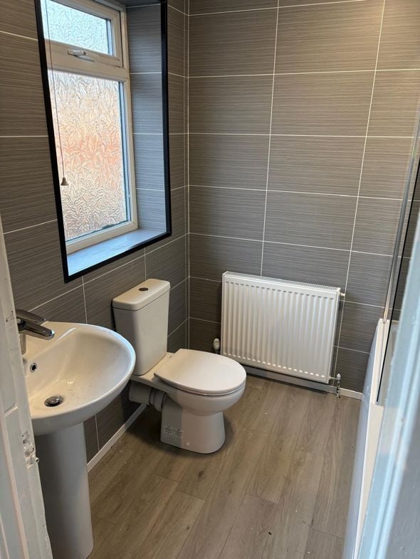 Property image 2 of 3