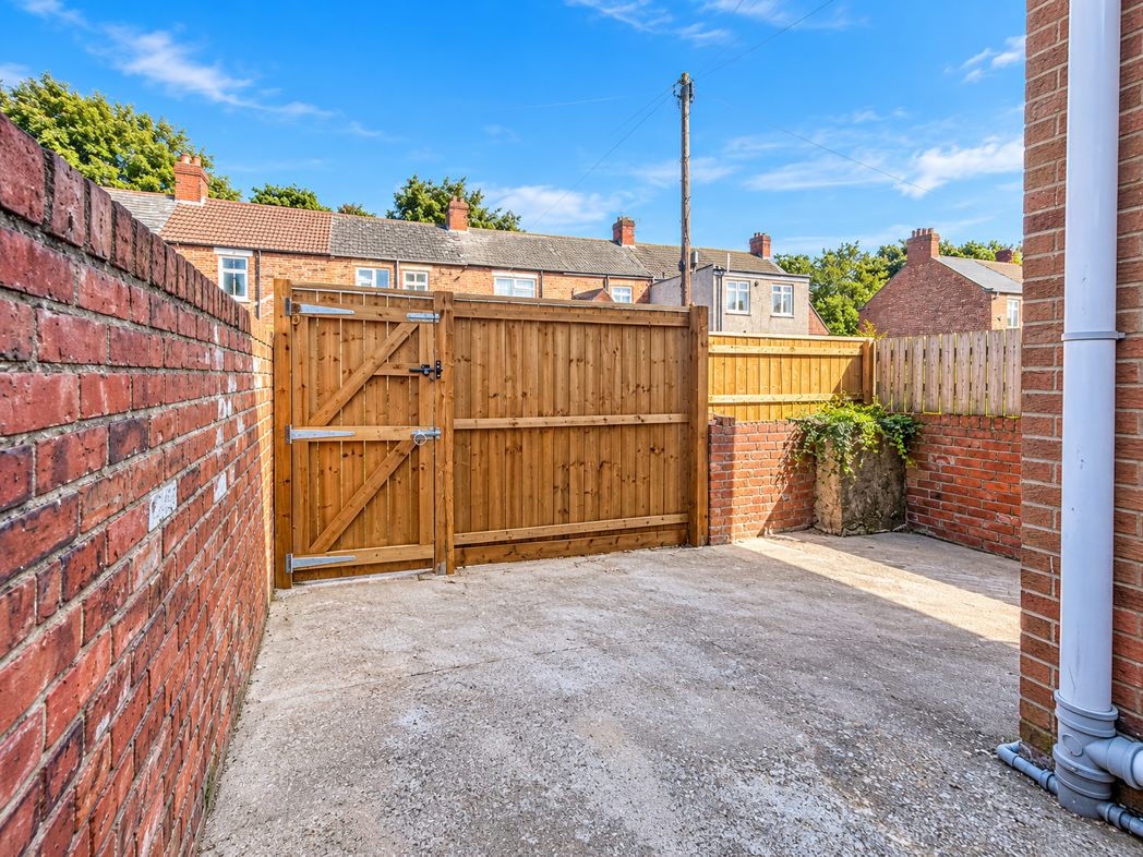 Property image 7 of 9