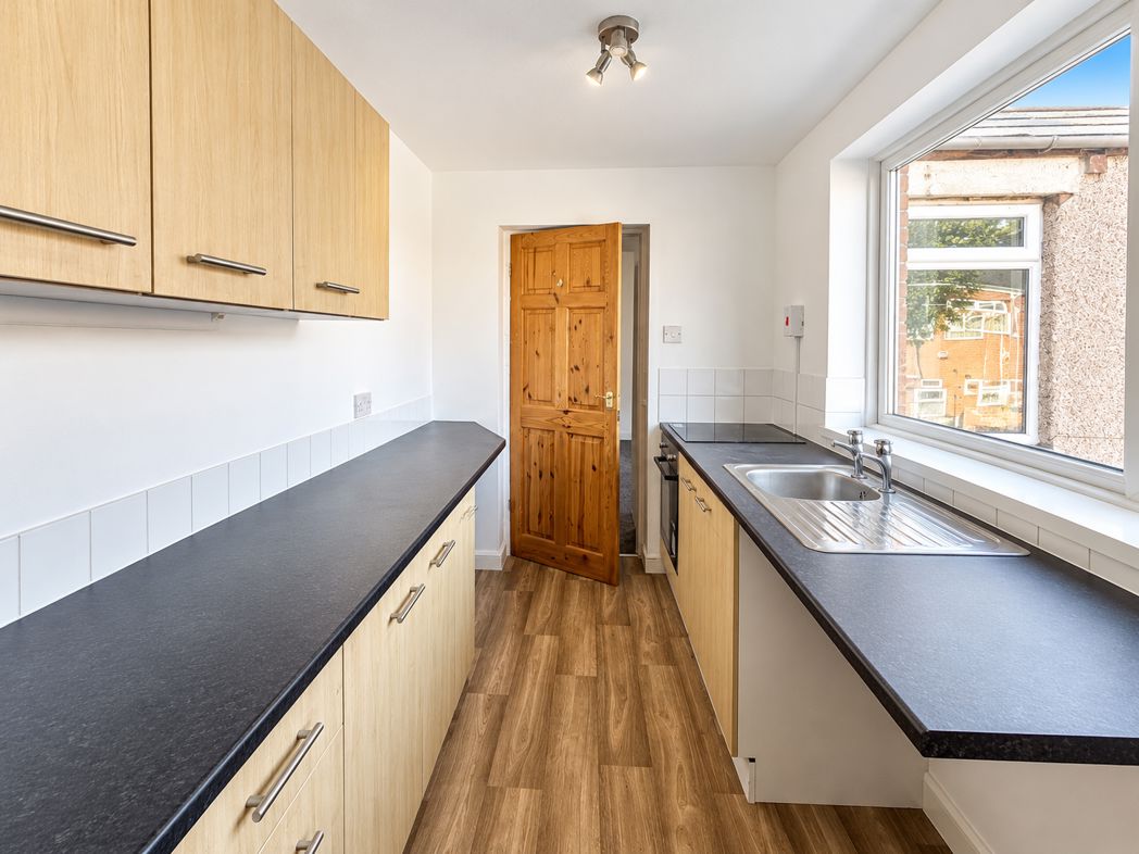 Property image 2 of 9