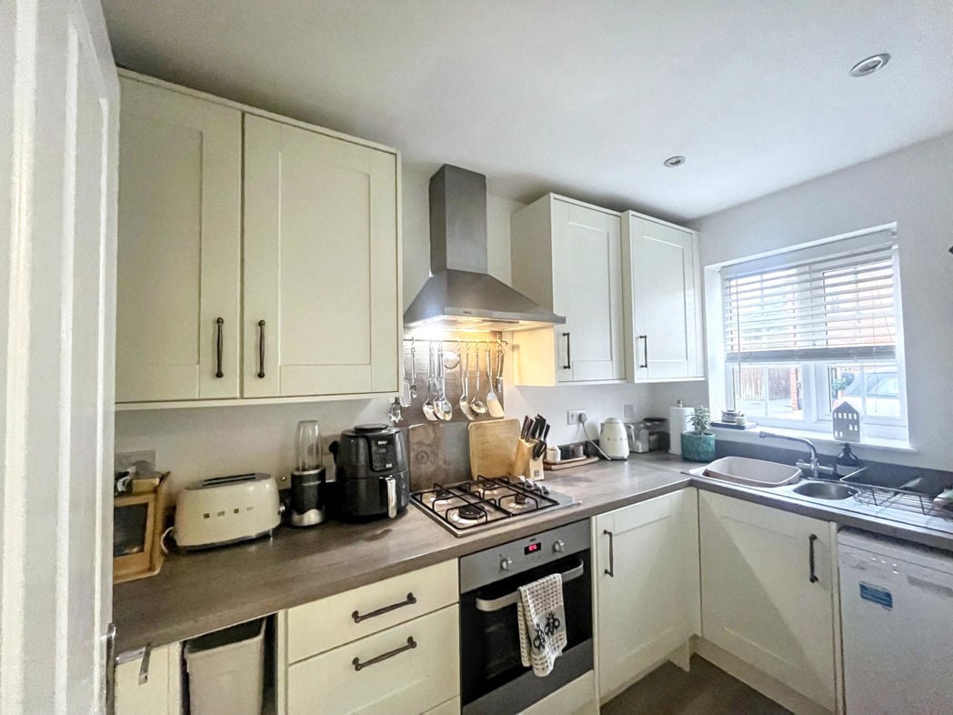 Property image 2 of 11