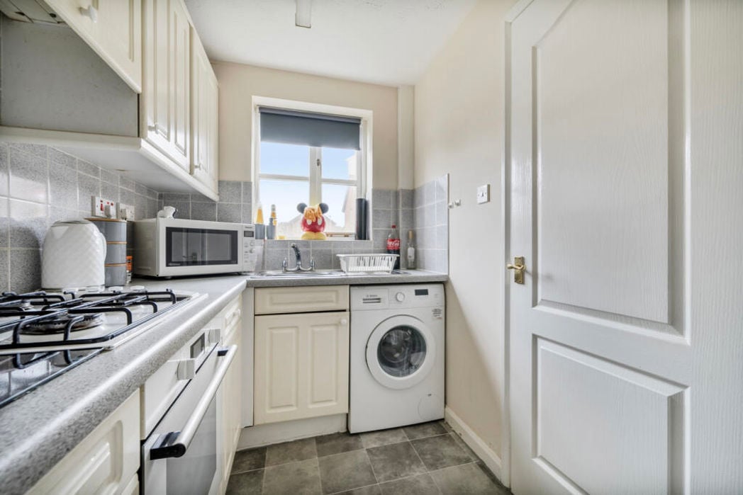 Property image 2 of 9
