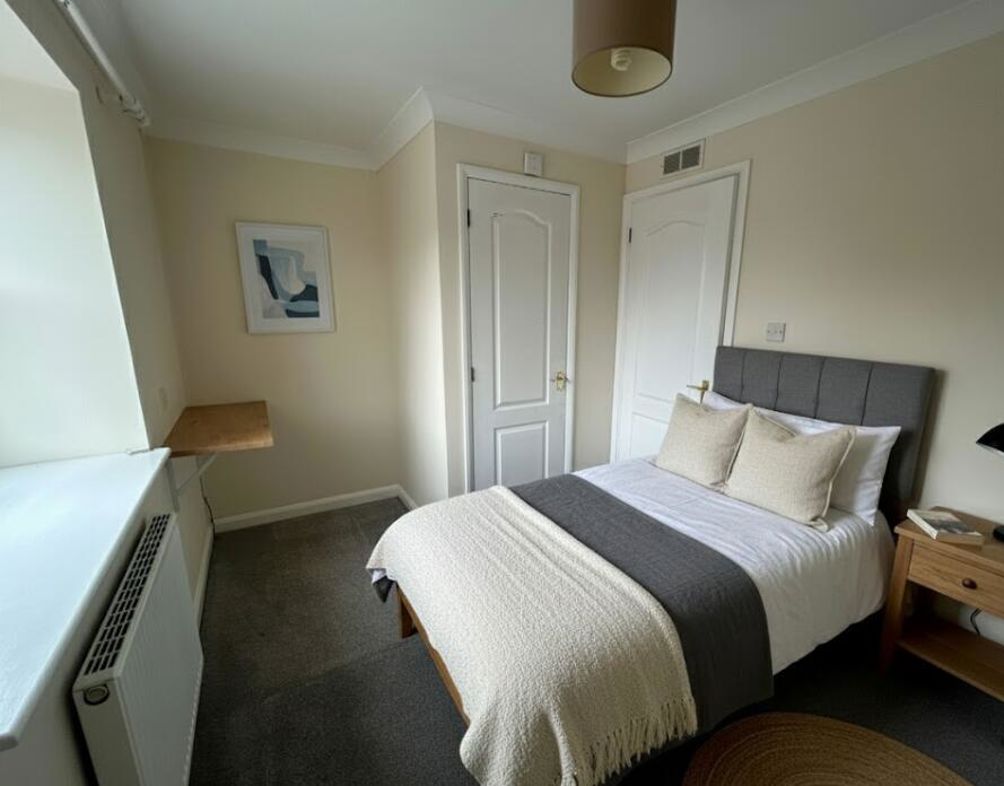 Property image 6 of 9