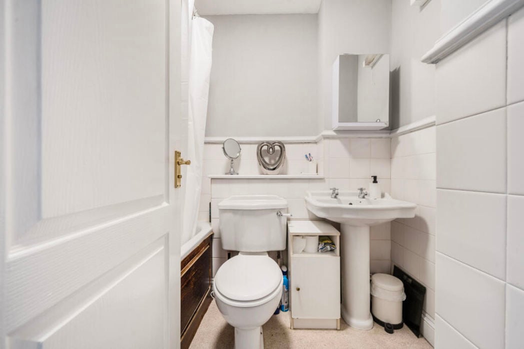 Property image 7 of 9