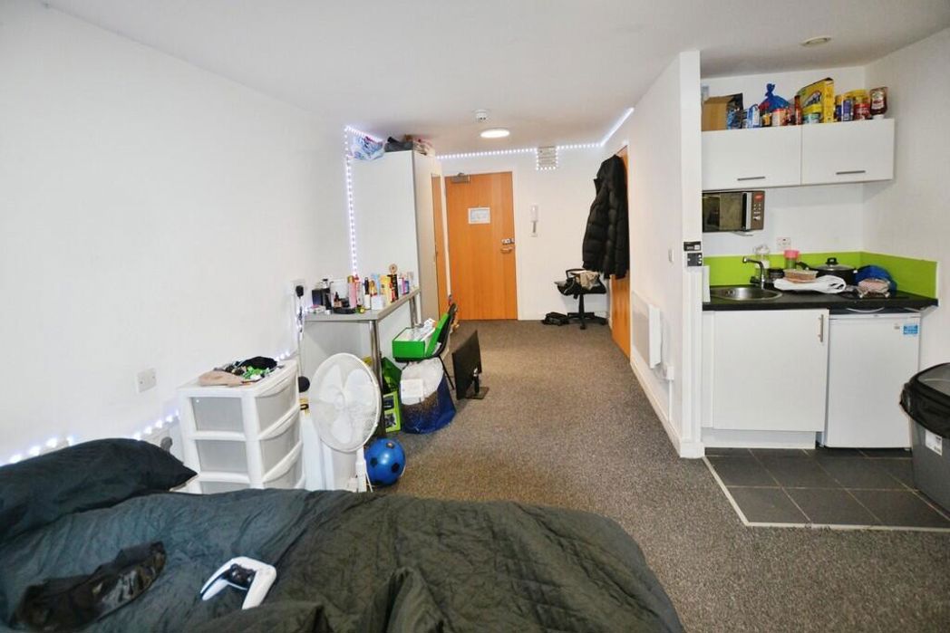 Property image 2 of 8