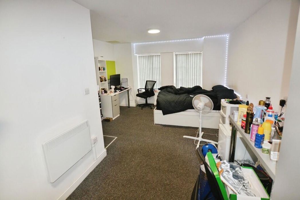 Property image 5 of 8