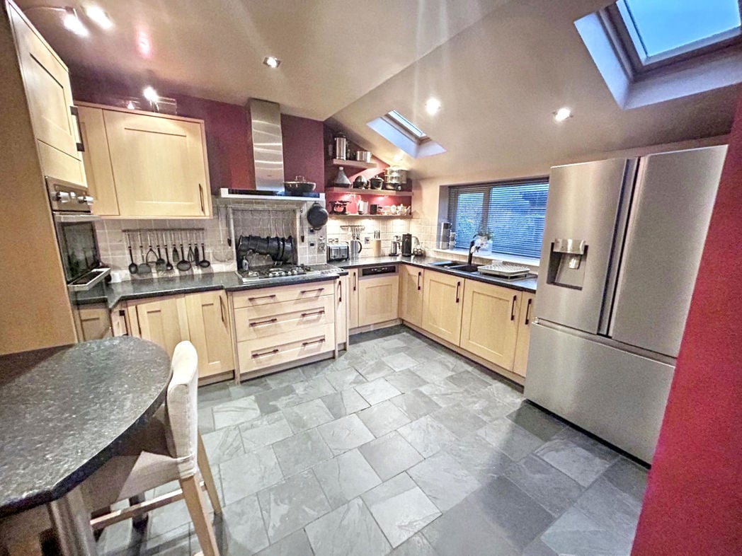 Property image 5 of 11
