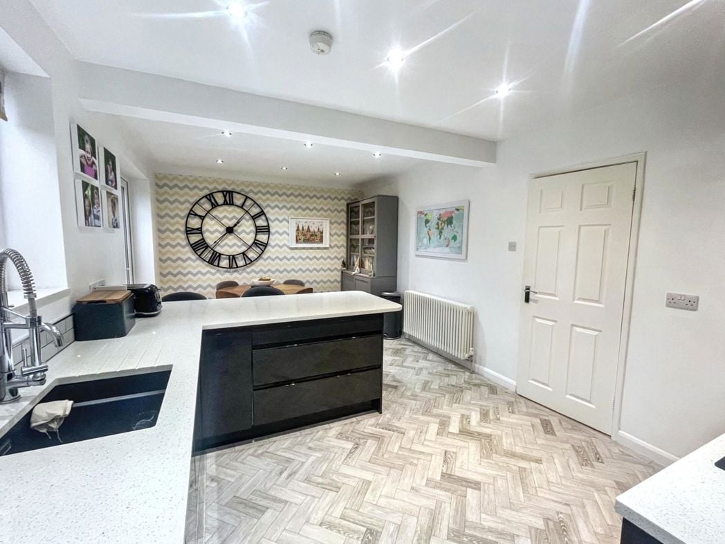 Property image 6 of 16