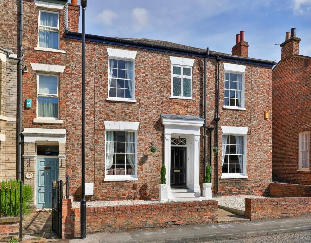 Property image 1 of 19